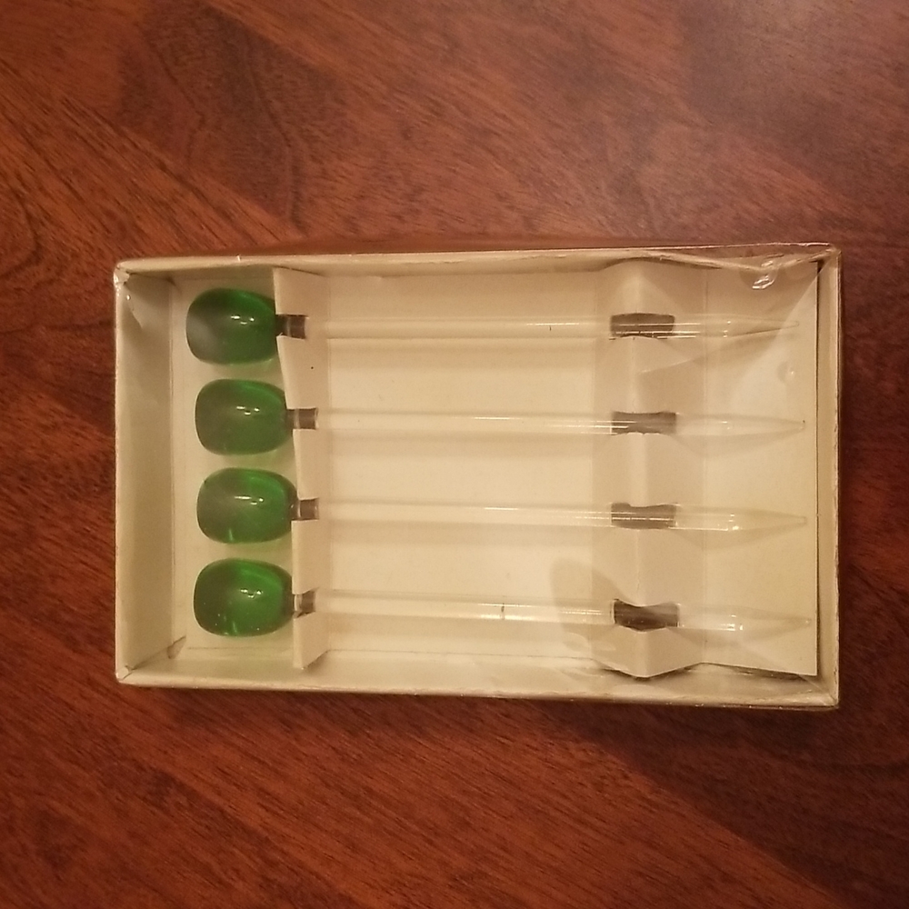 Vintage 4 pc Martini Glass Set - Picture 5 of 6